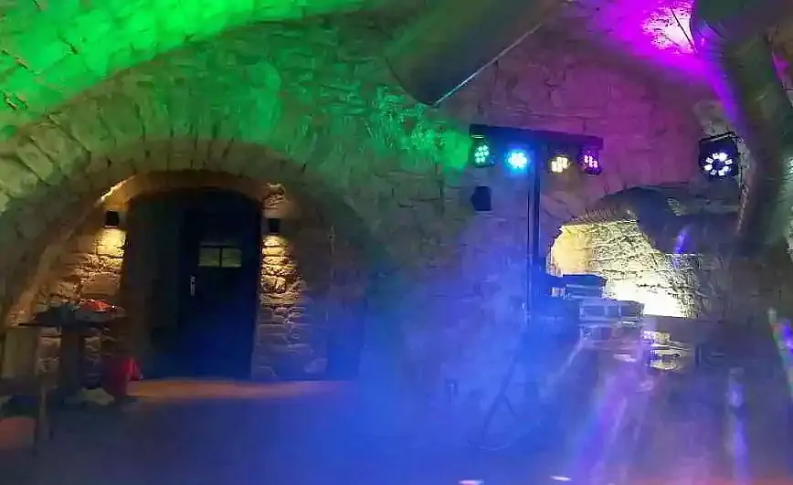 Licht im Keller Schloss Nickern
